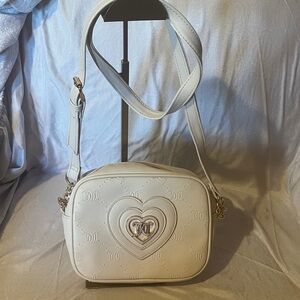 Juicy Couture Elegant White Heart-Embossed Women's Shoulder Handbag
